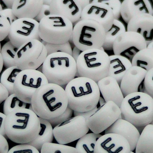 100 Pcs WHITE Acrylic Single Letter Coin Beads A - Z Disc Alphabet Bead 7mm ML E