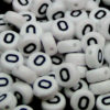 100 Pcs WHITE Acrylic Single Letter Coin Beads A - Z Disc Alphabet Bead 7mm ML O