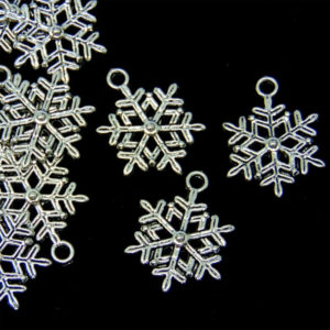 25 Pcs Tibetan Silver Snowflake Charm 18mm Pendant S33
